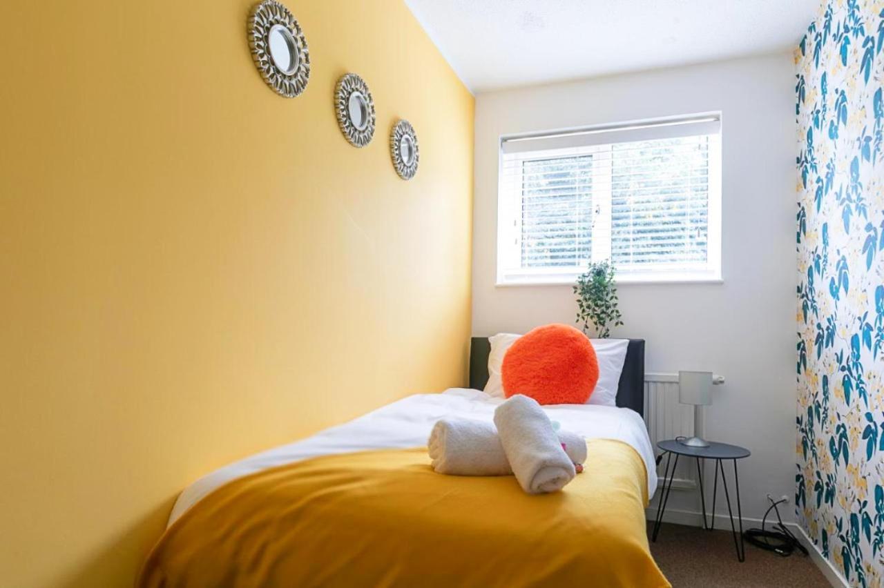 Emerald House Leisure & Contractors Peterborough Bagian luar foto