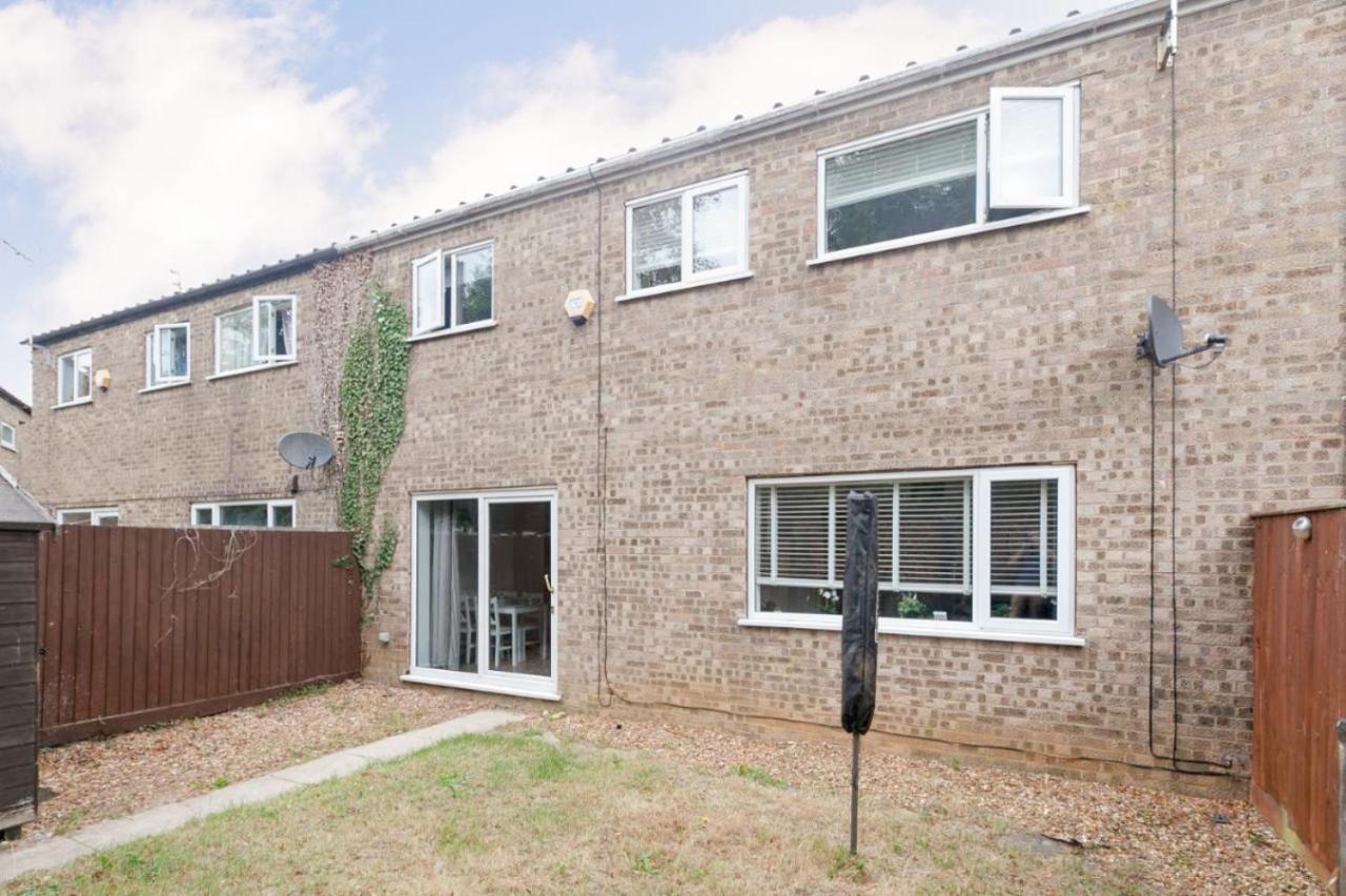 Emerald House Leisure & Contractors Peterborough Bagian luar foto